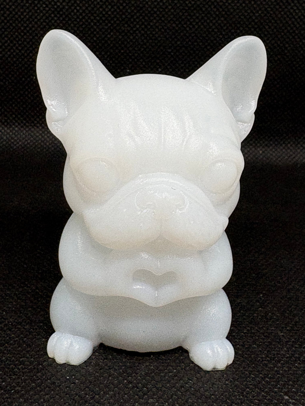 Figurine avec cœur